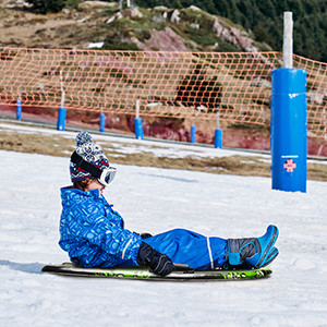 Plastic PE Core Snowboard voor kind in de winter sneeuwseizoen kind lichtgewicht sneeuwsleeën
