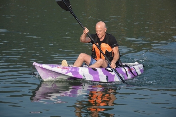 Plastic Sit On Kayak voor zee vissen GEEN opblaasbare 270*78*40cm Gemakkelijk te vervoeren